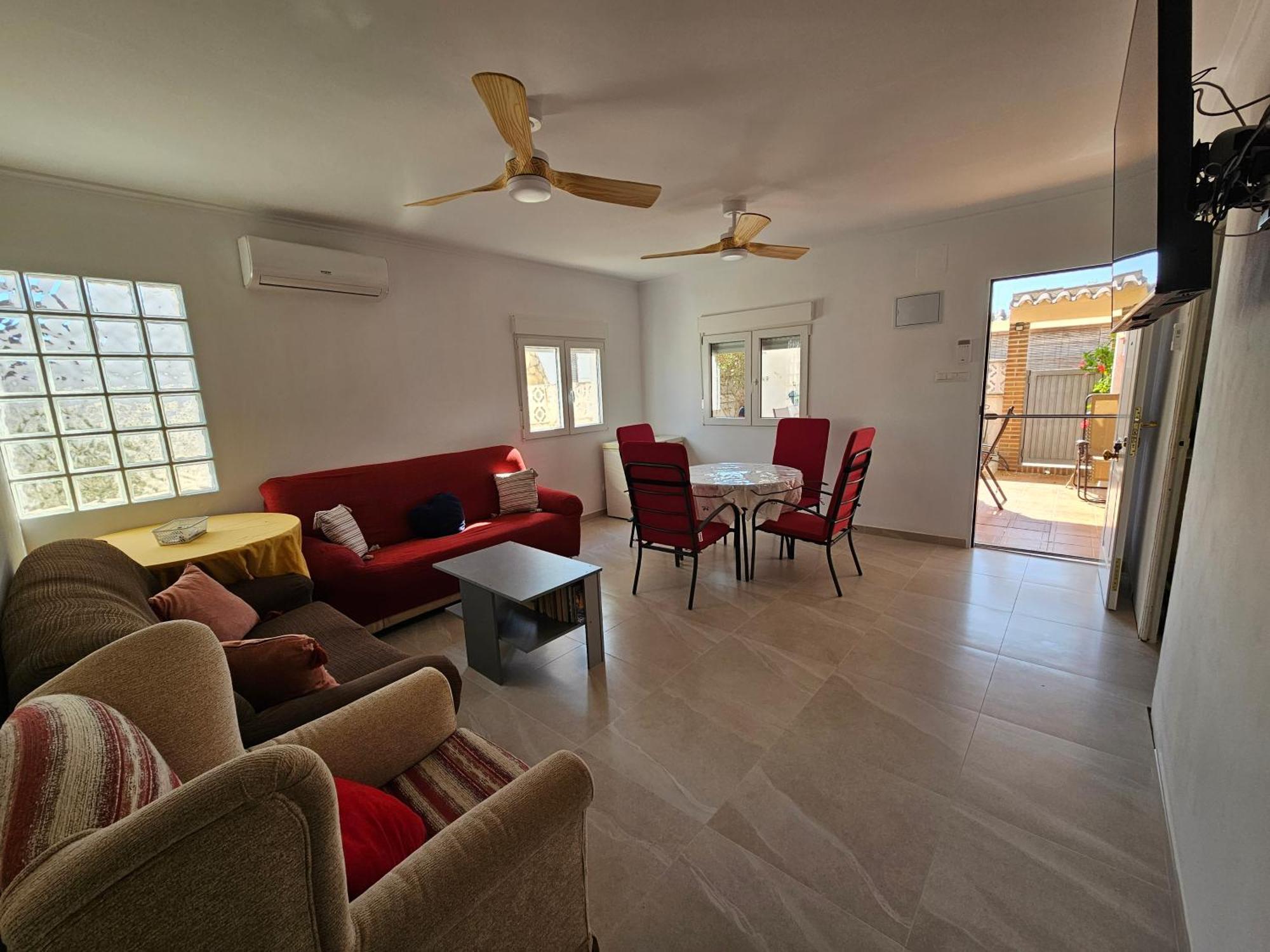 Casa De Playa En Al Lado Del Met Y Campo De Golf Hébergement de vacances Oliva