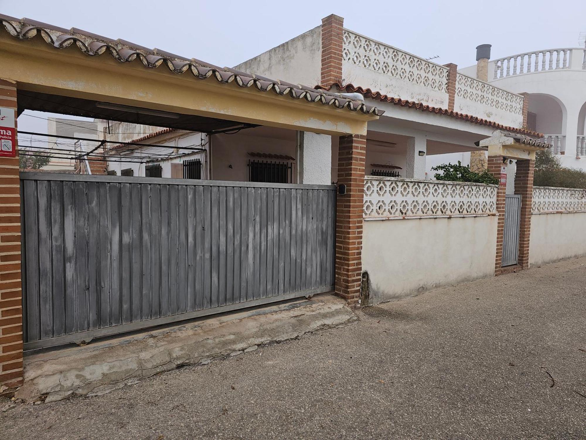 Casa De Playa En Al Lado Del Met Y Campo De Golf Hébergement de vacances Oliva
